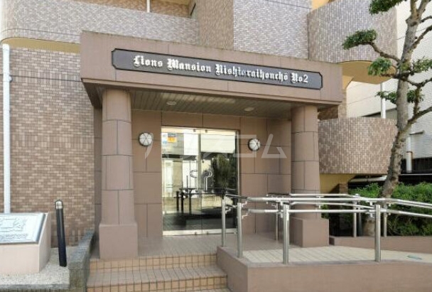 14/19 エントランス