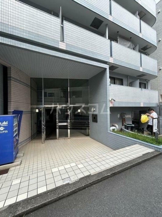 14/23 エントランス