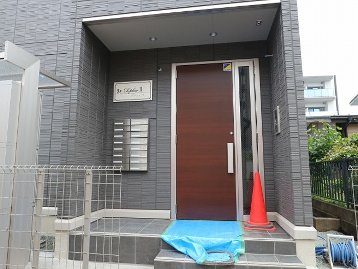 15/23 エントランス