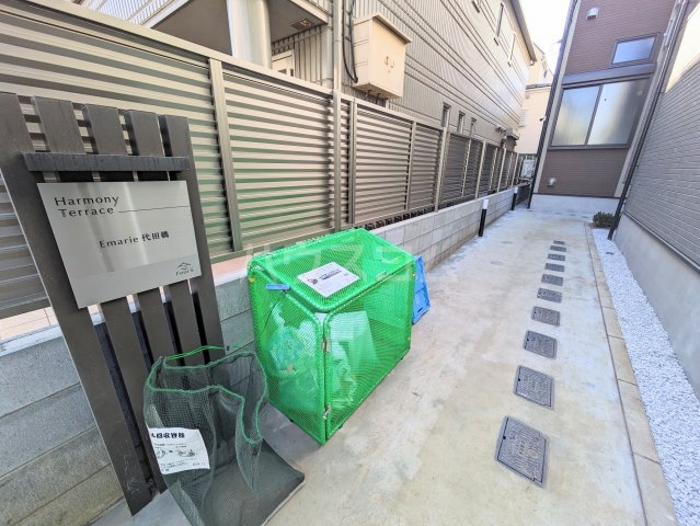 21/25 エントランス