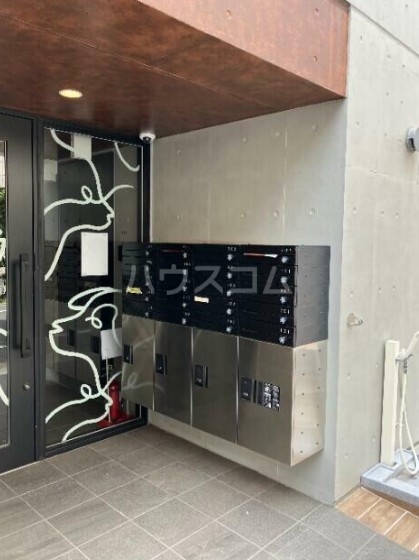 24/30 エントランス