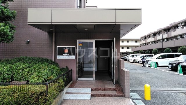 28/30 エントランス