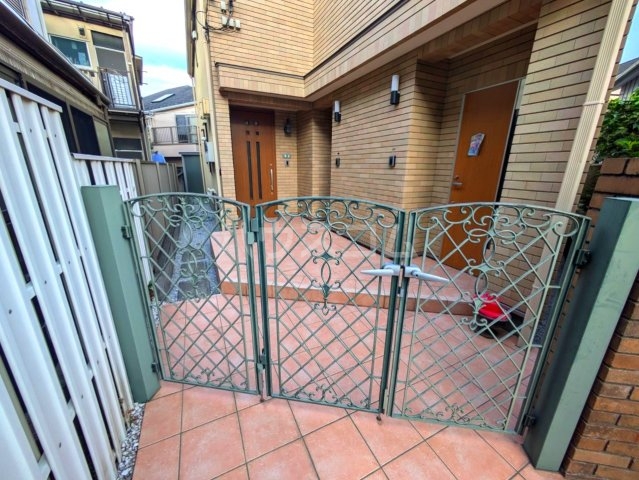 2/5 エントランス