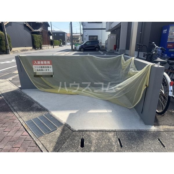 16/23 駐車場