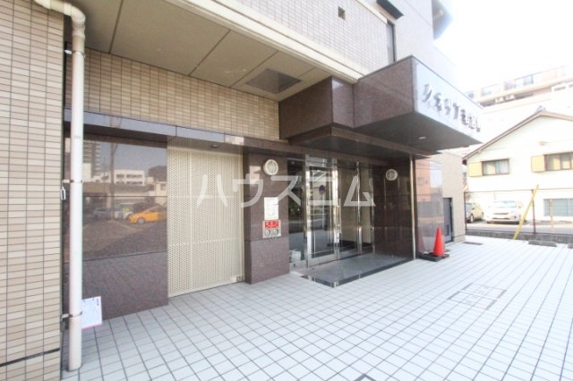 21/30 エントランス