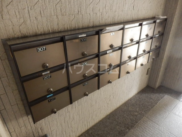 18/22 エントランス