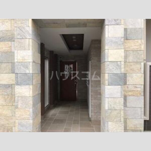 18/29 エントランス