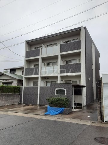 27/30 エントランス