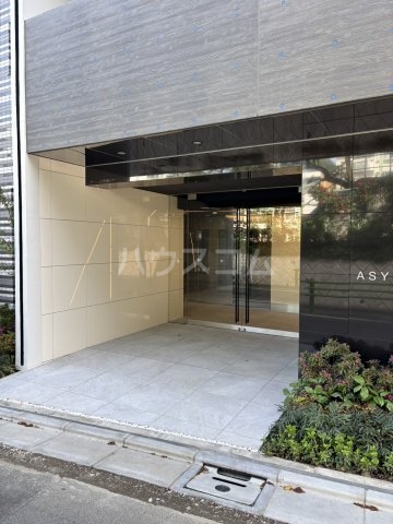 24/30 エントランス