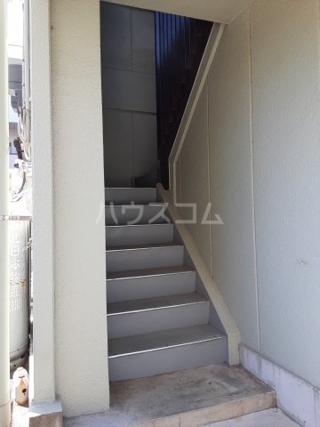 28/30 エントランス