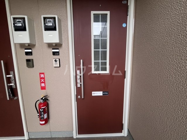 25/30 エントランス