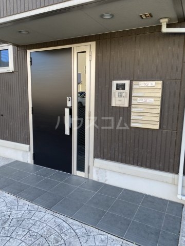 21/27 エントランス