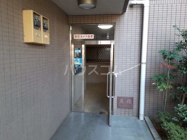26/30 エントランス
