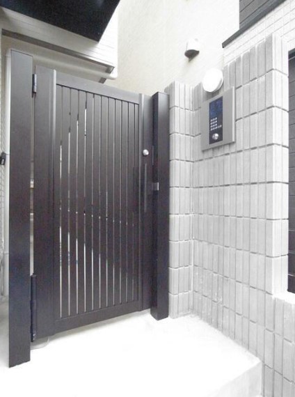 19/25 エントランス