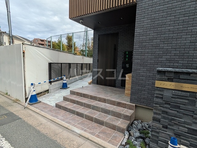 2/3 エントランス