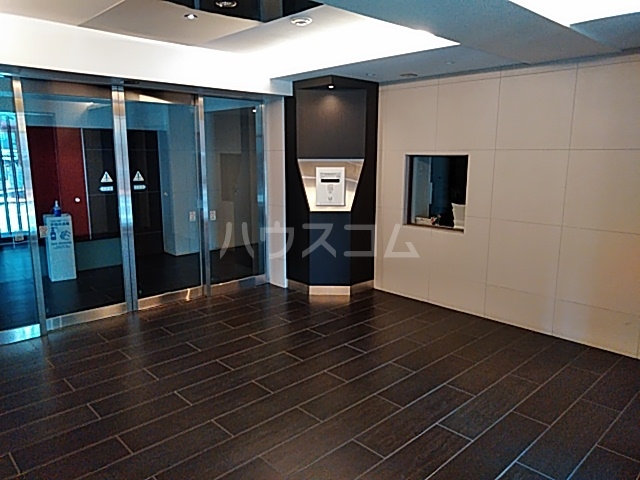 18/28 エントランス