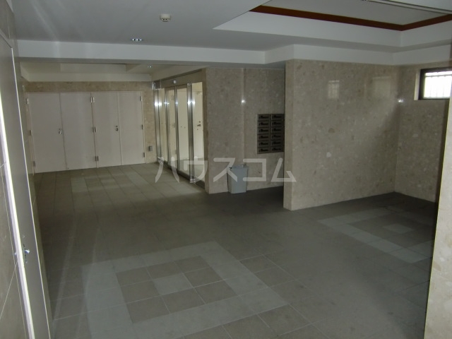 14/17 エントランス