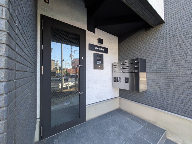 26/30 エントランス