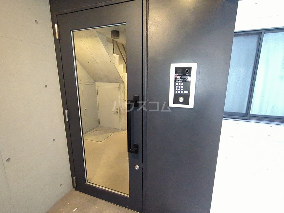 22/22 エントランス