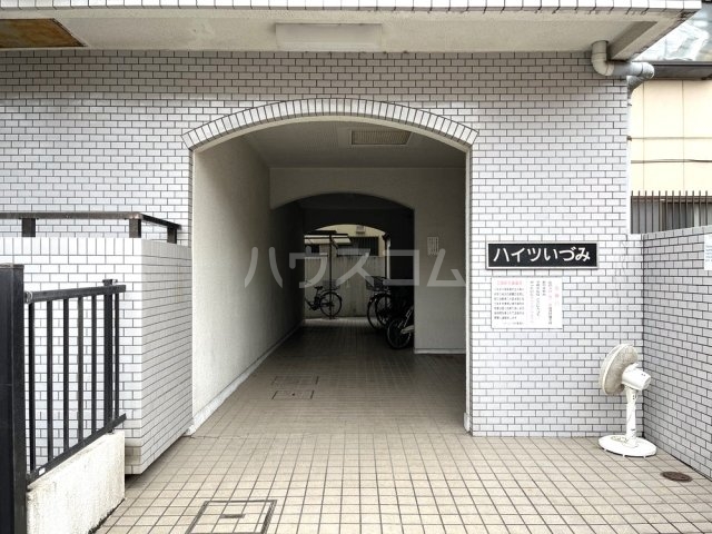 28/30 エントランス