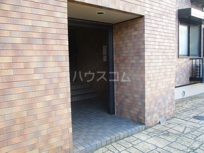 2/4 エントランス