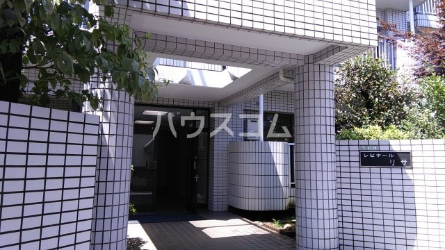 2/3 エントランス