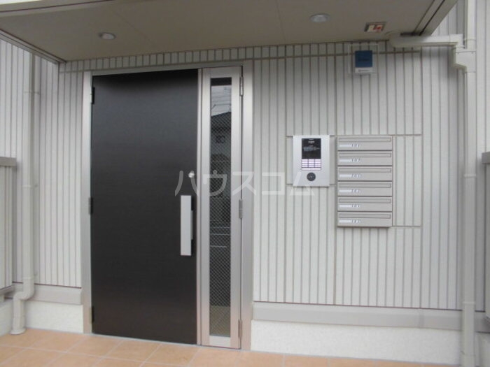 18/25 エントランス