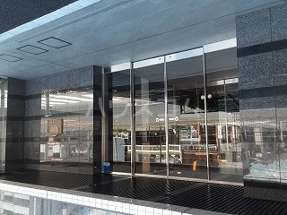 2/5 エントランス