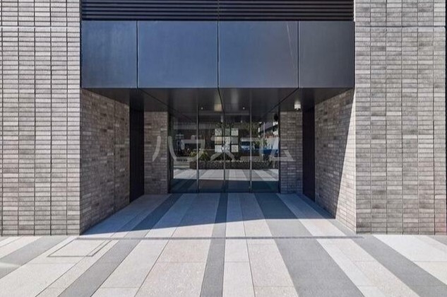 16/26 エントランス