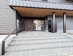 2/5 エントランス