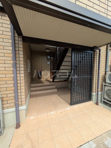 21/27 エントランス