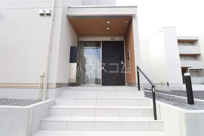 22/25 エントランス