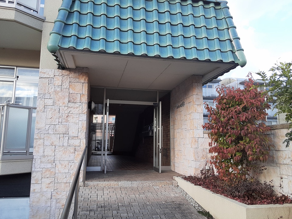 25/29 エントランス