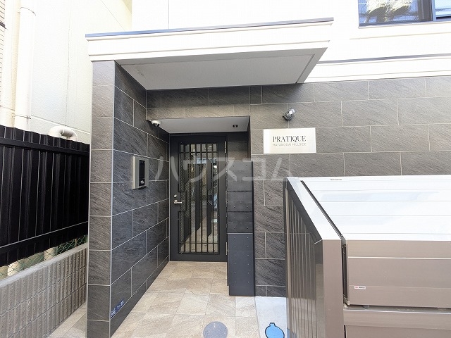 21/25 エントランス