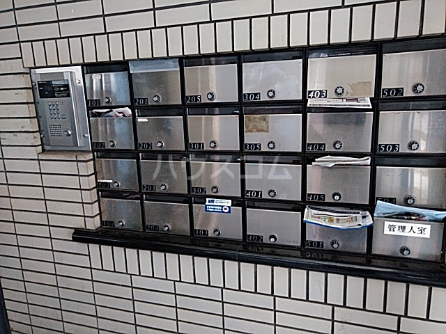 21/28 エントランス