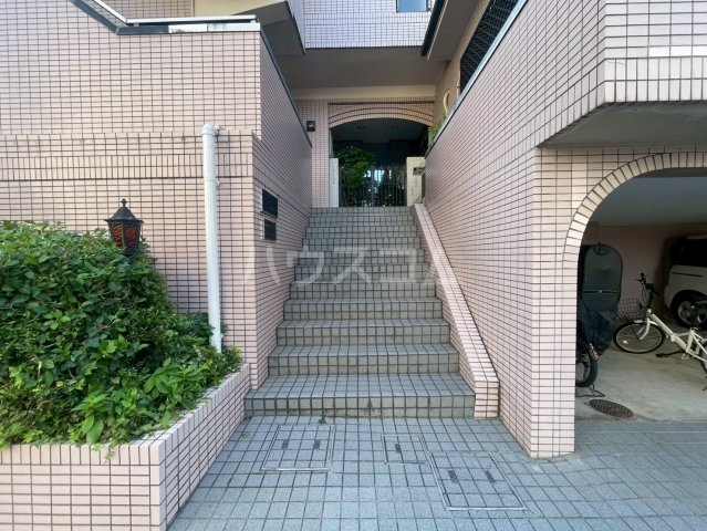 29/30 エントランス