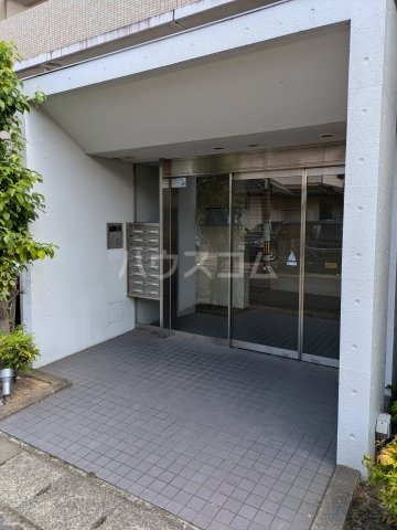 14/18 エントランス