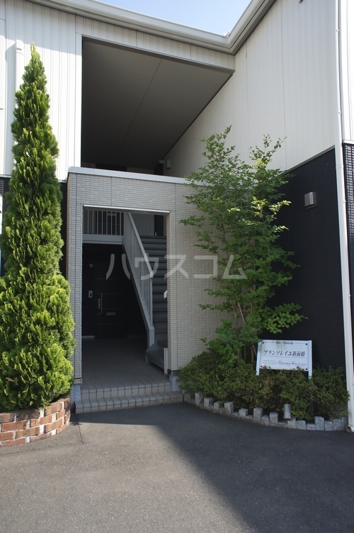 13/14 エントランス