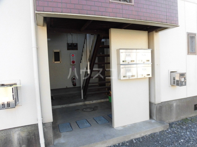 21/30 エントランス