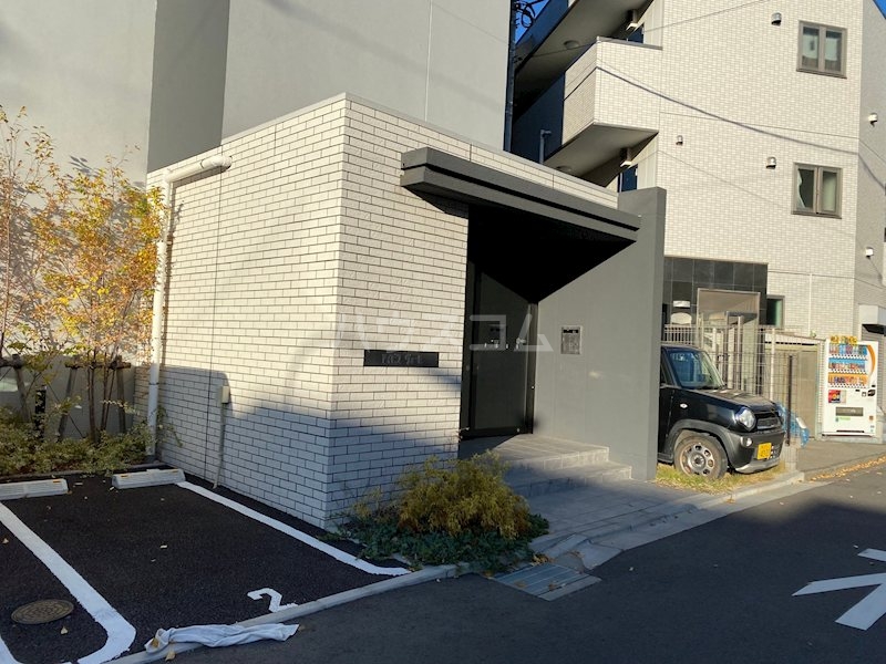 16/25 エントランス