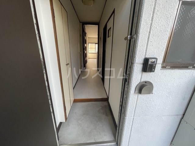 26/30 エントランス