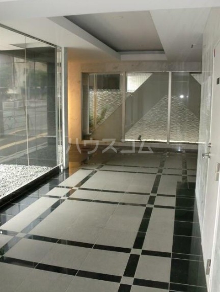 14/15 エントランス