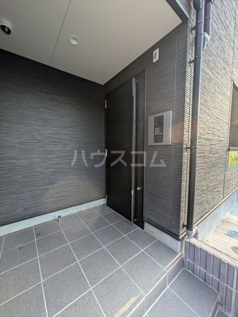 22/26 エントランス