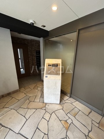 18/28 エントランス