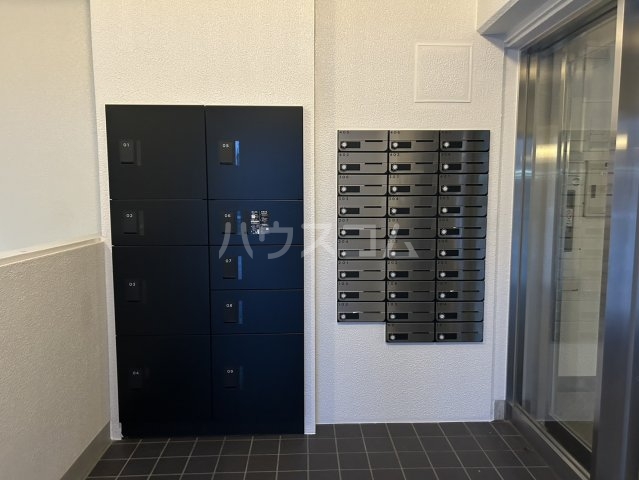 21/30 エントランス