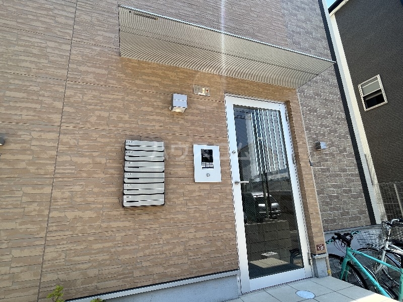 2/4 エントランス