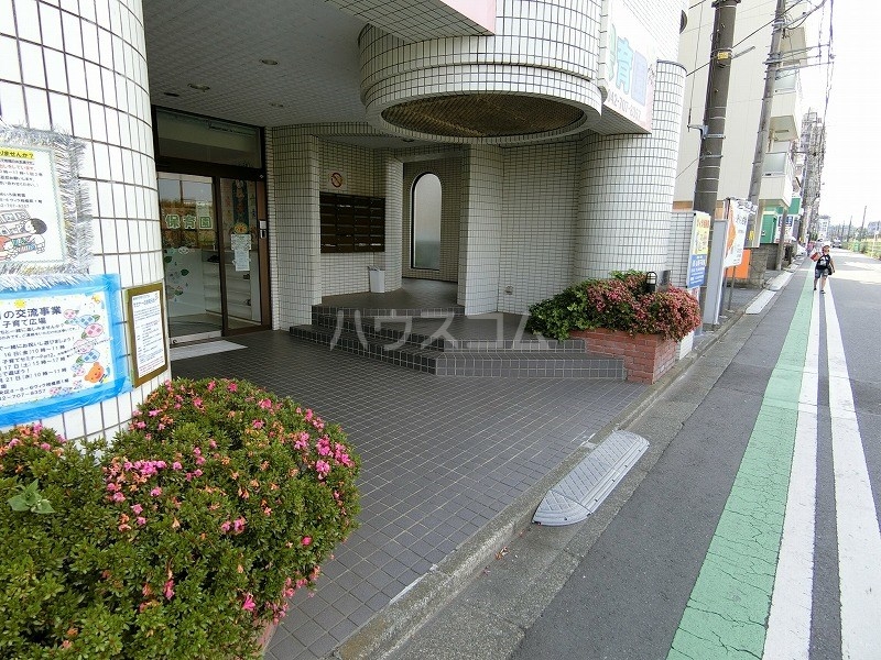 2/2 エントランス