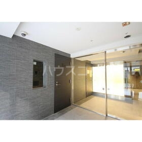 5/5 エントランス