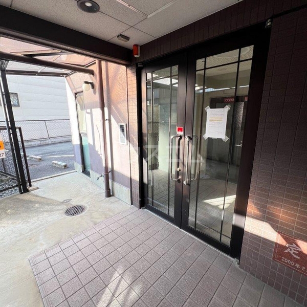 14/16 エントランス