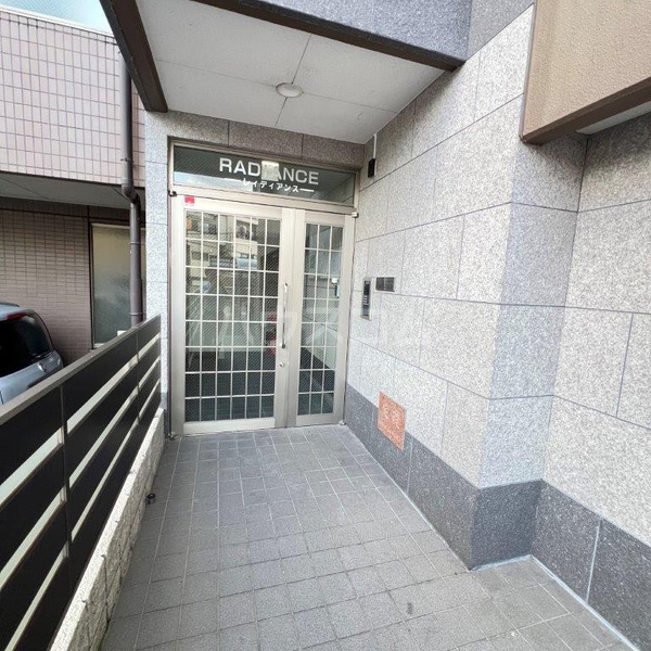 15/18 エントランス